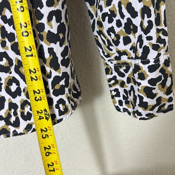 J. Crew Leopard print in soft pink button down shirt size small 100% cotton - Picture 7 of 8